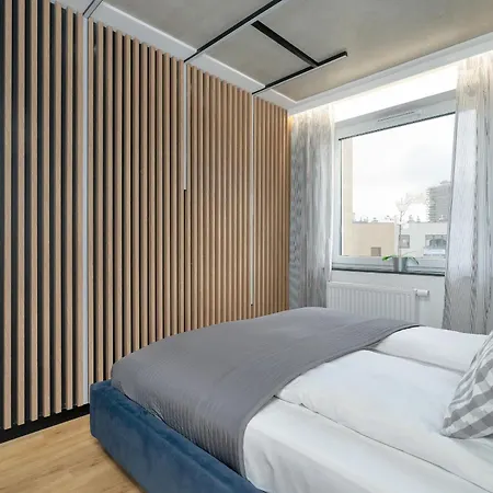 New Wagrowska With 2 Free Parking Places&balcony In By Renters Poznań