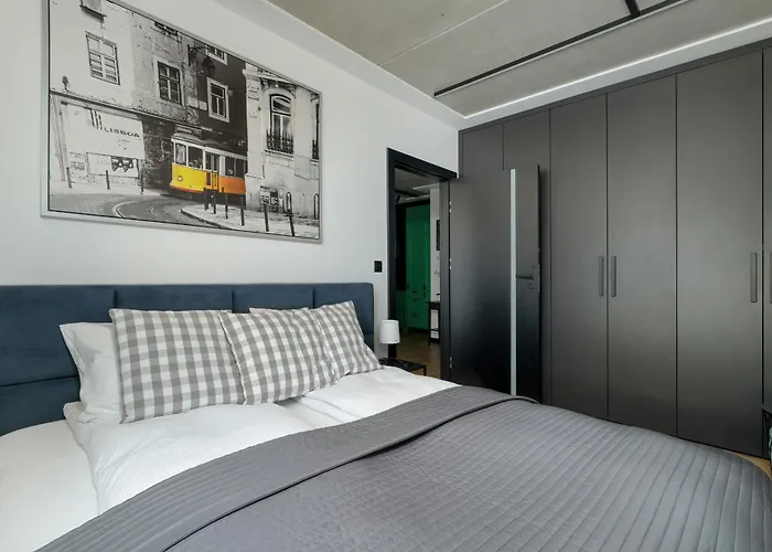 公寓 New Wagrowska With 2 Free Parking Places And Balcony In By Renters